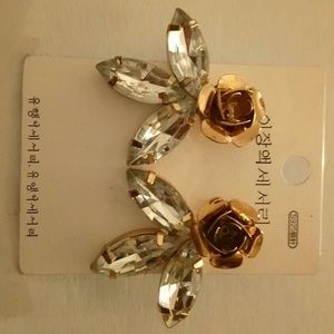 Gold flower rhinestones earrings